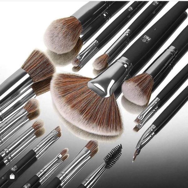 B.H Cosmetics Studio Pro Brush Set OF 13 Beautiful Essential Makeup Brushes.