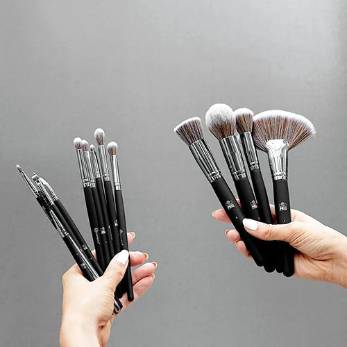 B.H Cosmetics Studio Pro Brush Set OF 13 Beautiful Essential Makeup Brushes.