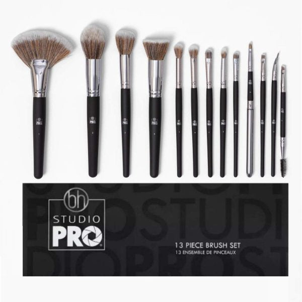 B.H Cosmetics Studio Pro Brush Set OF 13 Beautiful Essential Makeup Brushes.