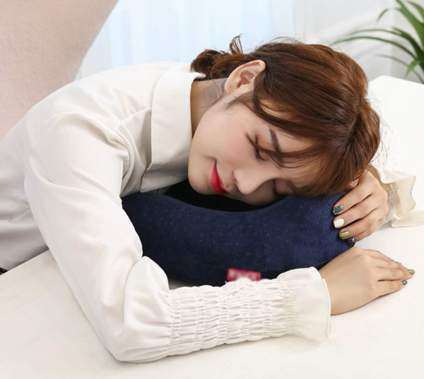 Portable Travel Neck Pillows For Adults – Neck Pillow For Flight, Car & Home – Random Color